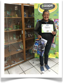 Ganadores de concurso "Pegando Historias con Lápiz Adhesivo Dixon"